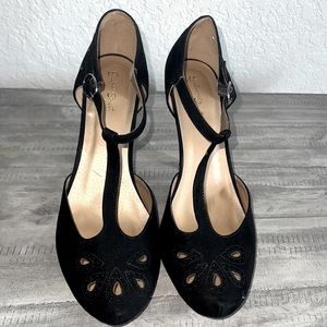 Modcloth Graham Street black T-strap heels size 11
